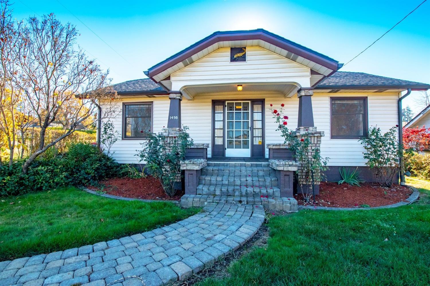1498 Spring Street Medford, OR 97504 - Photo 1 of 24 Primary Photo