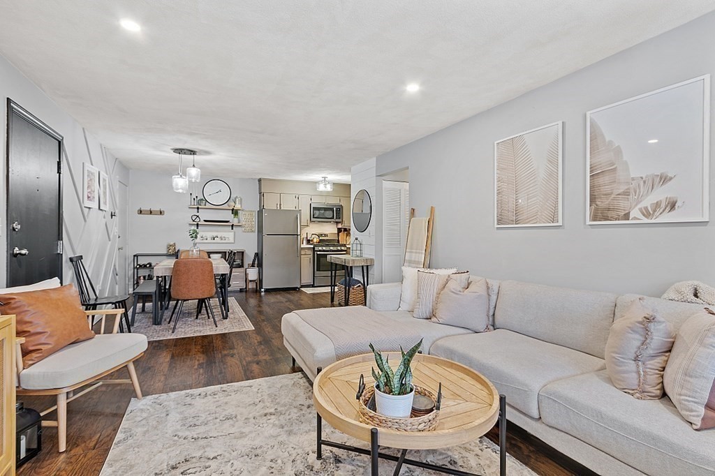 239 Main Street, Unit B10 Reading, MA 01867 - Photo 17 of 40 Gallery Image 17