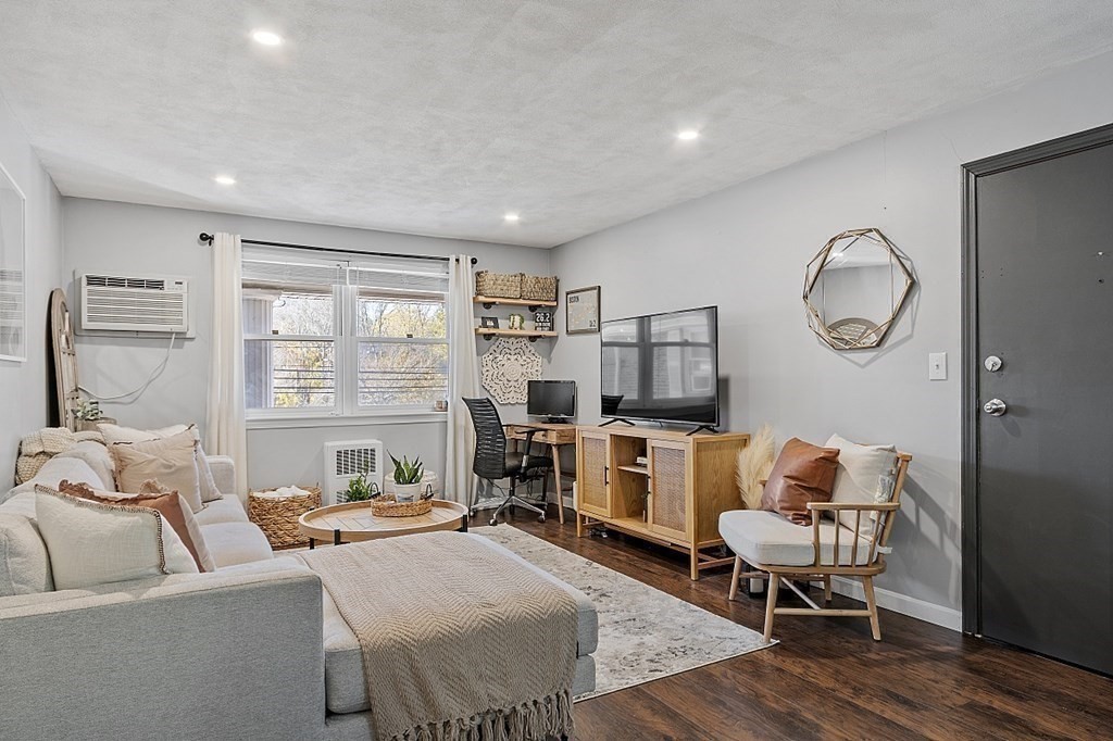 239 Main Street, Unit B10 Reading, MA 01867 - Photo 19 of 40 Gallery Image 19