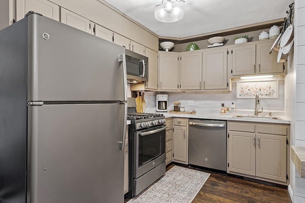 239 Main Street, Unit B10 Reading, MA 01867 - Photo 5 of 40 Gallery Image 5
