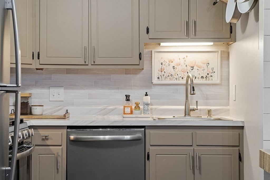 239 Main Street, Unit B10 Reading, MA 01867 - Photo 6 of 40 Gallery Image 6