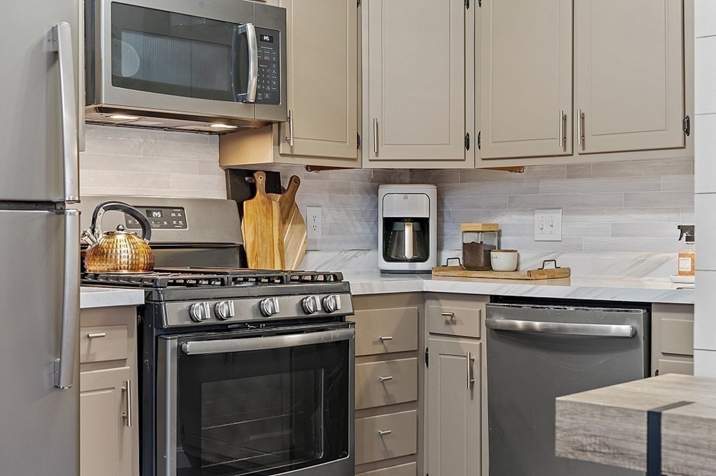 239 Main Street, Unit B10 Reading, MA 01867 - Photo 7 of 40 Gallery Image 7