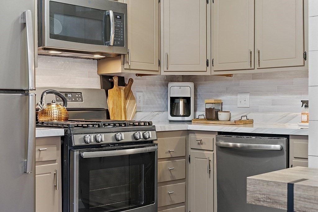 239 Main Street, Unit B10 Reading, MA 01867 - Photo 8 of 40 Gallery Image 8