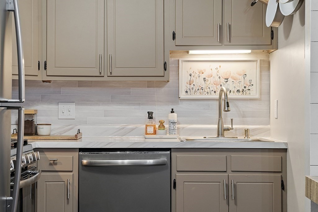239 Main Street, Unit B10 Reading, MA 01867 - Photo 10 of 40 Gallery Image 10
