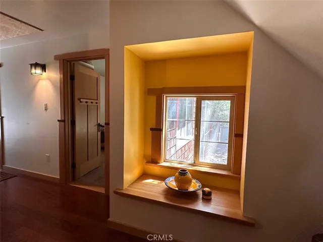 a view of a dry yard