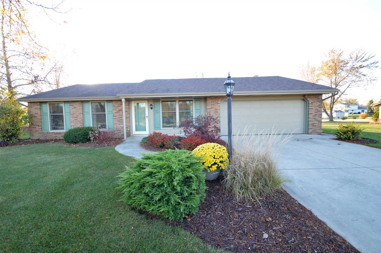 5321 Kroemer Road Fort Wayne, IN 46818 - Photo 2 of 34