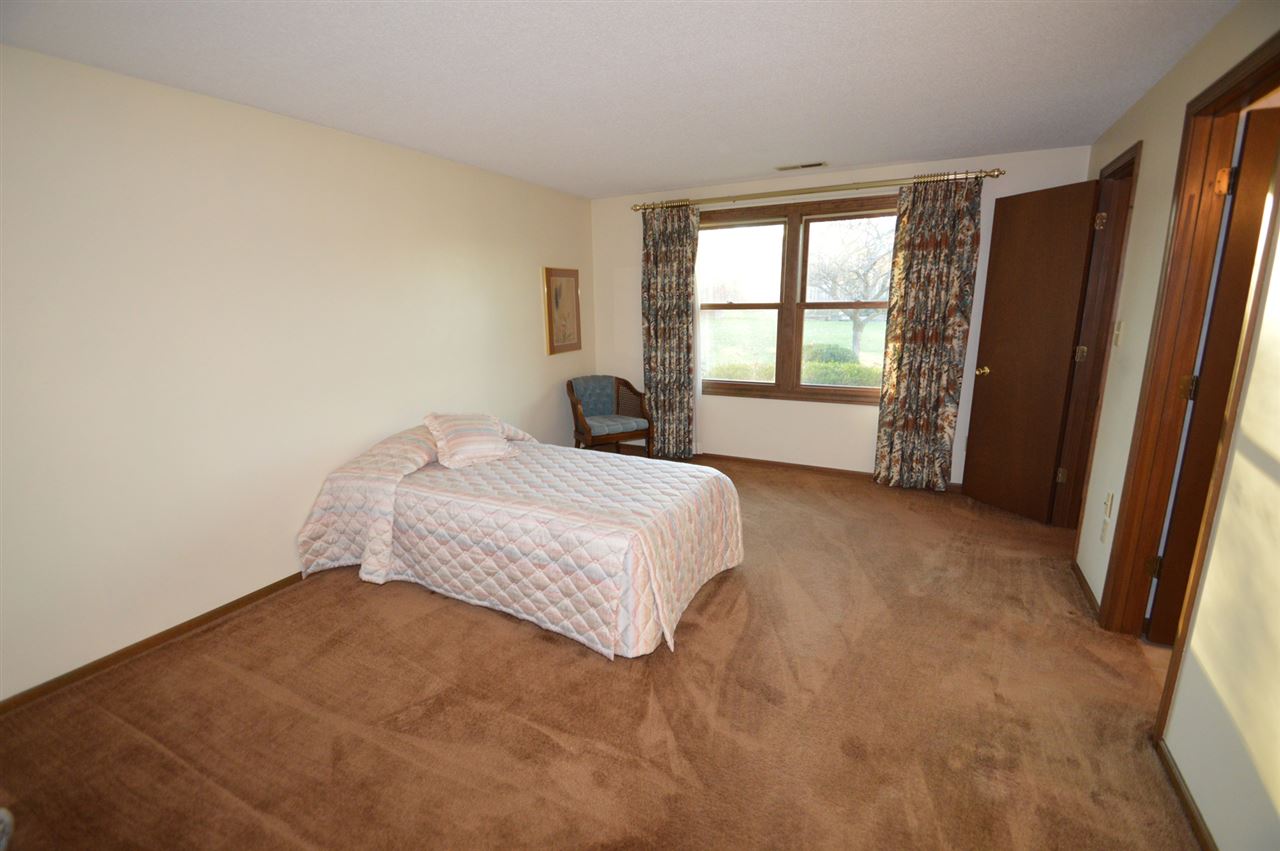 5321 Kroemer Road Fort Wayne, IN 46818 - Photo 18 of 34