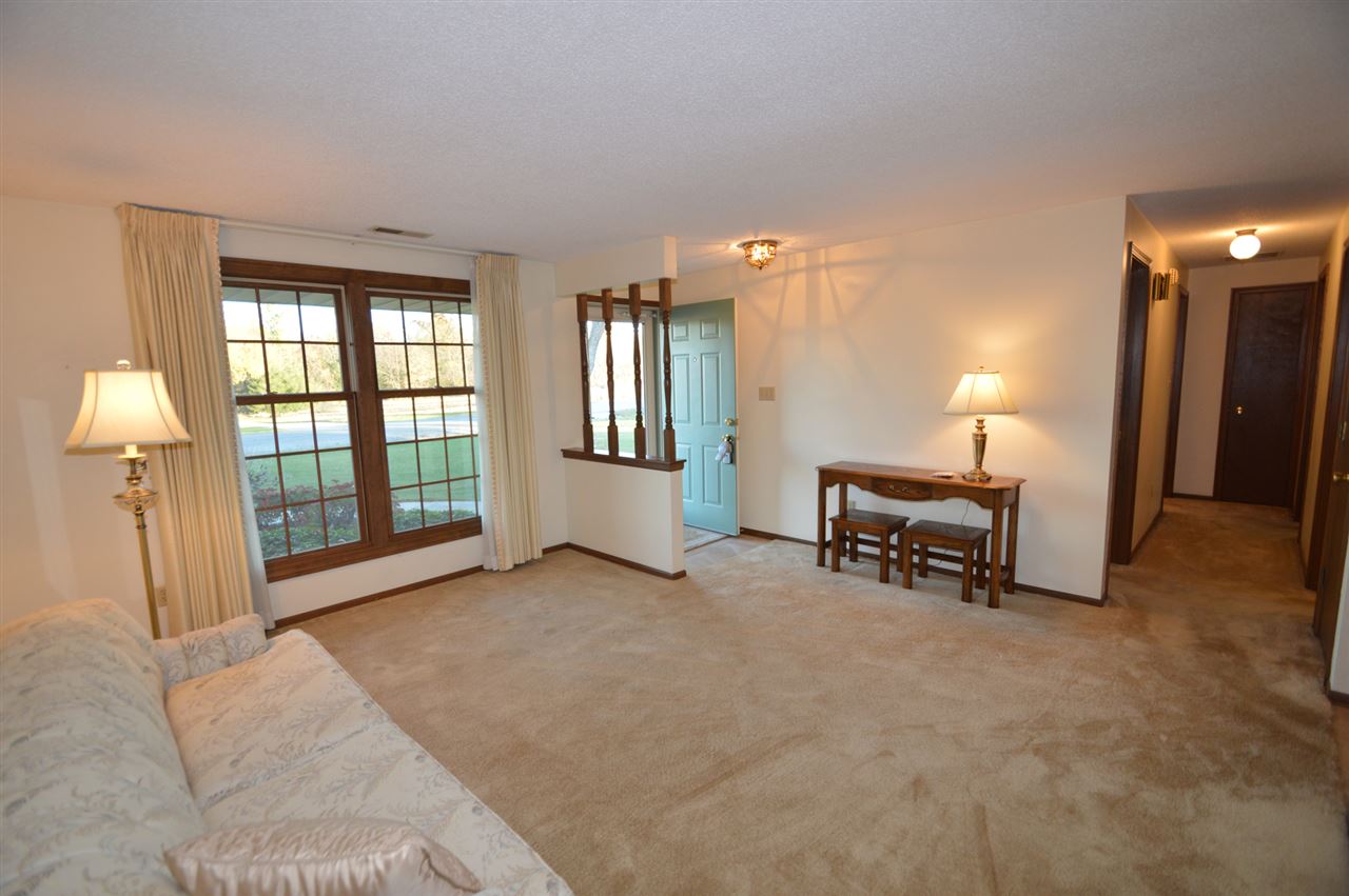 5321 Kroemer Road Fort Wayne, IN 46818 - Photo 4 of 34