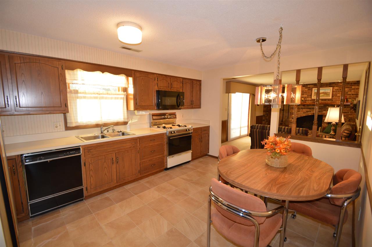 5321 Kroemer Road Fort Wayne, IN 46818 - Photo 6 of 34