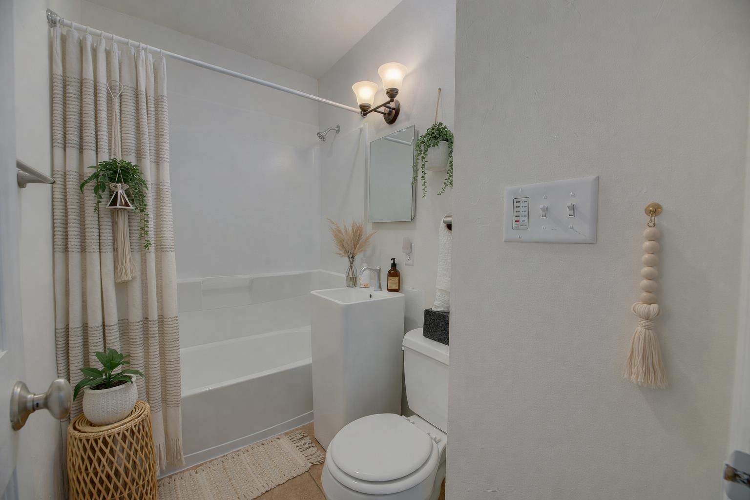 1736 Chapman Avenue Beloit, WI 53511 - Photo 6 of 7