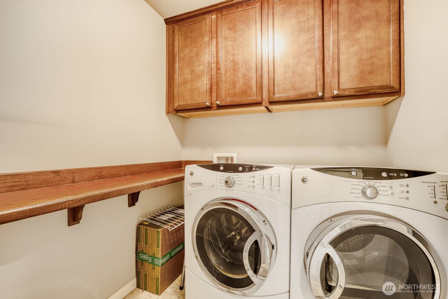 18705 101st Avenue Northeast, Unit 3 Bothell, WA 98011 - Photo 26 of 31 a utility room with dryer and washer