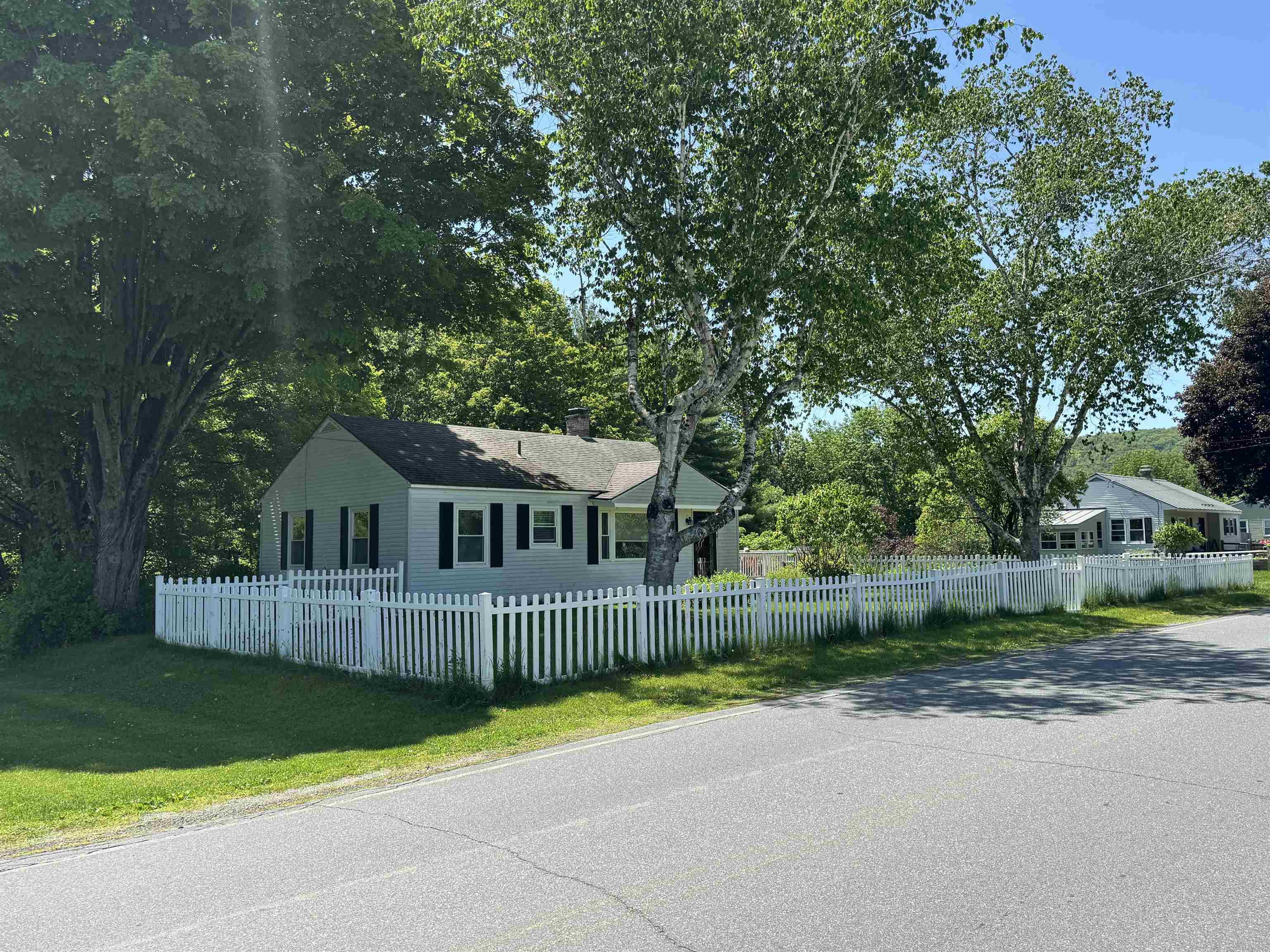 500 Chandler Road Hartford, VT 05001 - Photo 2 of 24