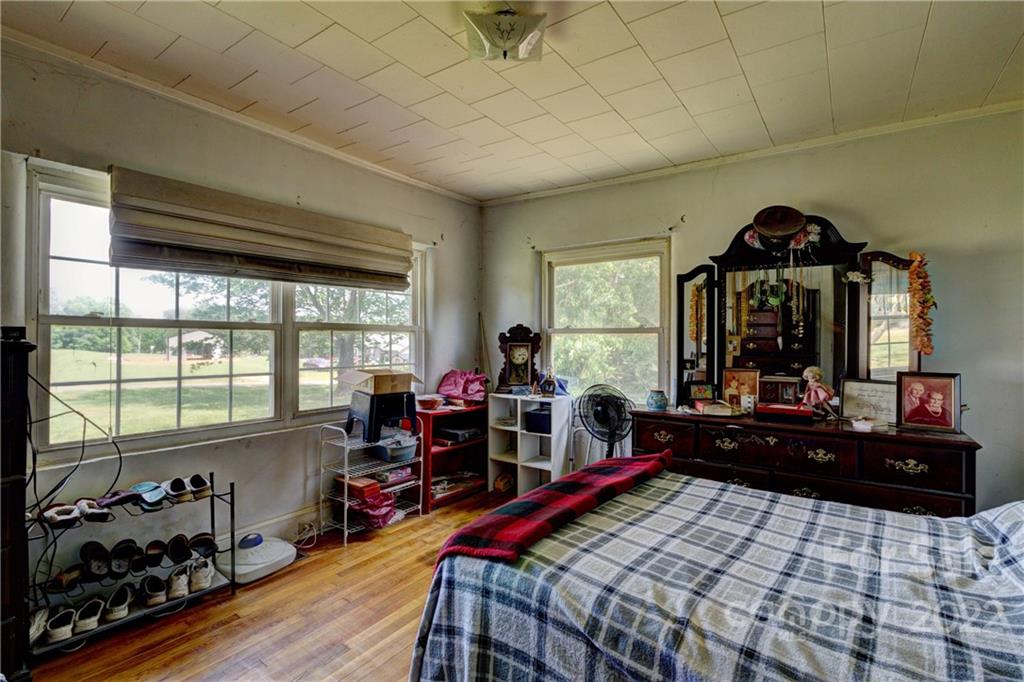1119 Black Road Cherryville, NC 28021 - Photo 10 of 19 a view of a room with gym equipment