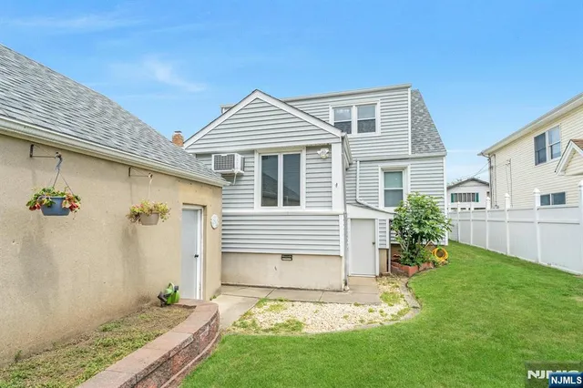 $2,000 | 88 McKinley Avenue, Unit 2, Lodi, NJ 07644