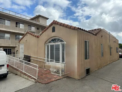 $1,399,000 | 7304 Canby Avenue, Reseda, CA 91335