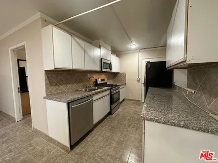 $1,399,000 | 7304 Canby Avenue, Reseda, CA 91335