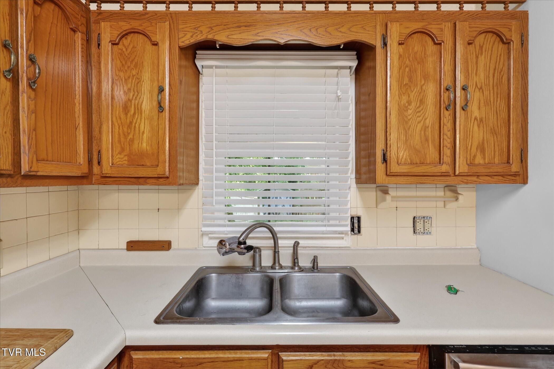 104 Patterson Road Kingsport, TN 37660 - Photo 14 of 45 13-104-Patterson-Rd-Kingsport-TN-37660-W