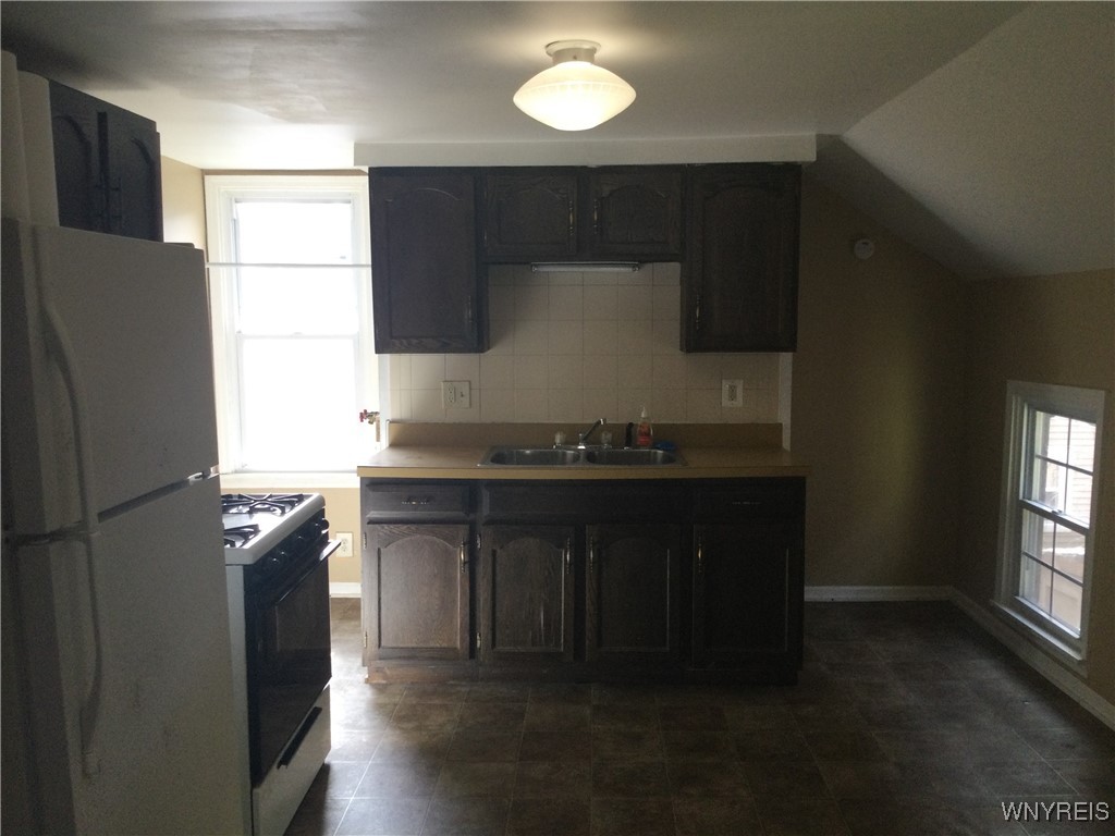 61 York Street Buffalo, NY 14213 - Photo 6 of 9