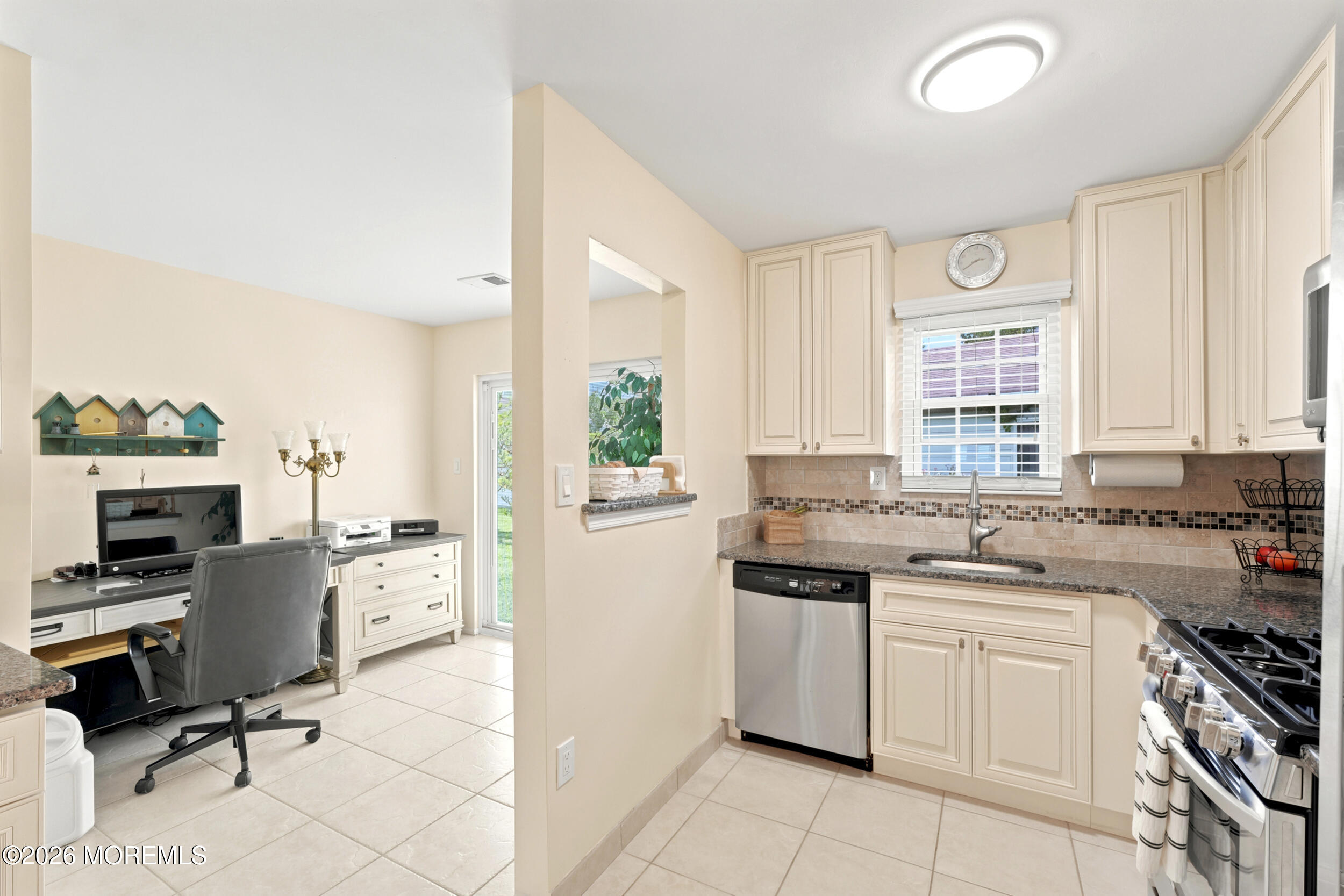 47 Datchet Close Freehold, NJ 07728 - Photo 17 of 38 30_image-79