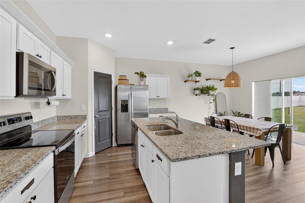 1044 Kelly Fern Loop Ruskin, FL 33570 - Photo 15 of 35