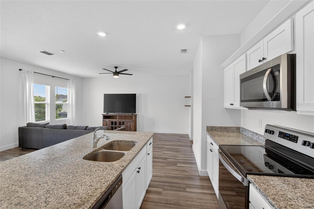 1044 Kelly Fern Loop Ruskin, FL 33570 - Photo 16 of 35