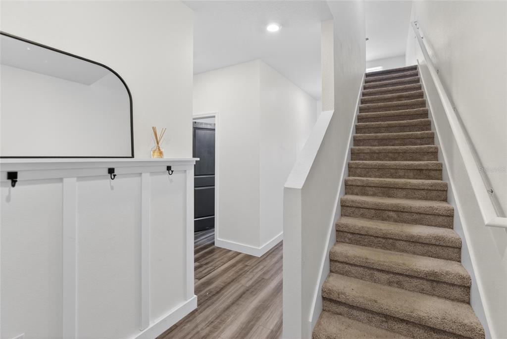 1044 Kelly Fern Loop Ruskin, FL 33570 - Photo 5 of 35