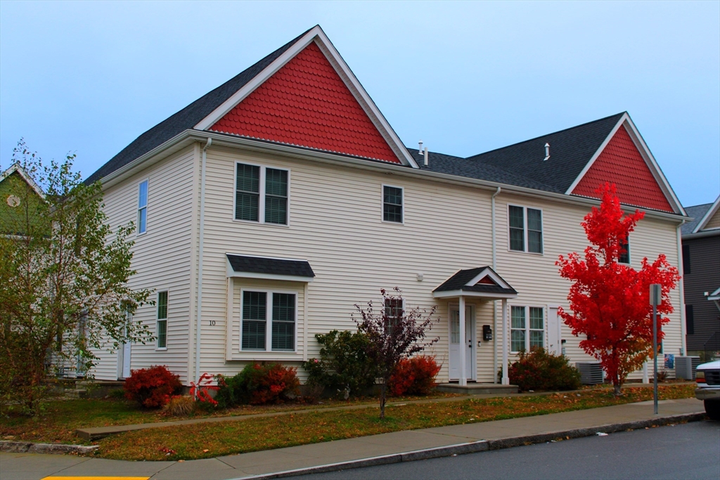 10 North Court Street, Unit 3 Fall River, MA 02720 - Photo 26 of 26 a front view of house with yard and green space