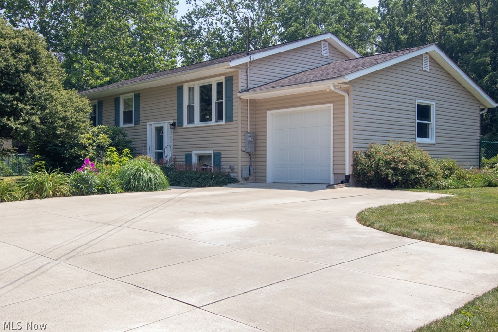 3588 Longfield Road Ravenna, OH 44266 - Photo 2 of 28 Gallery Image 2