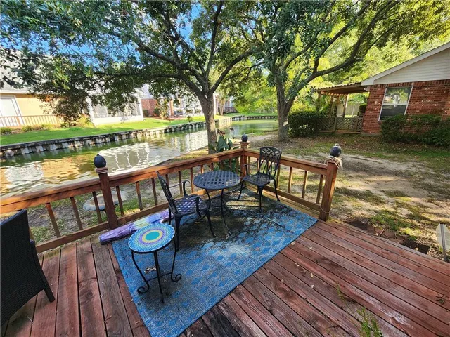 $250,000 | 745 Carondelet Street, Mandeville, LA 70448