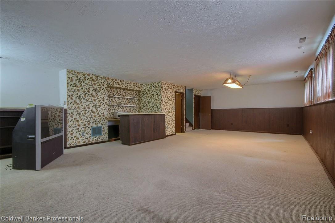 42279 Saltz Road Canton, MI 48187 - Photo 25 of 32 022 Family_Room_2nd_View.jpg