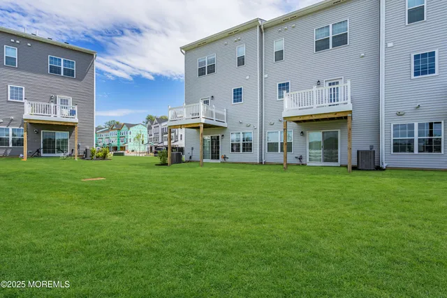 $689,900 | 39 Crimson Drive, Manalapan, NJ 07726