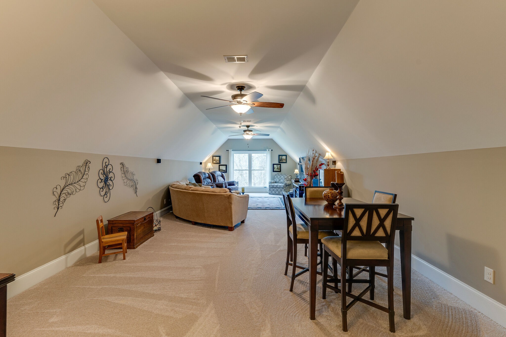 8882 New Chapel Road Springfield, TN 37172 - Photo 33 of 60 a living room with furniture and a ceiling fan
