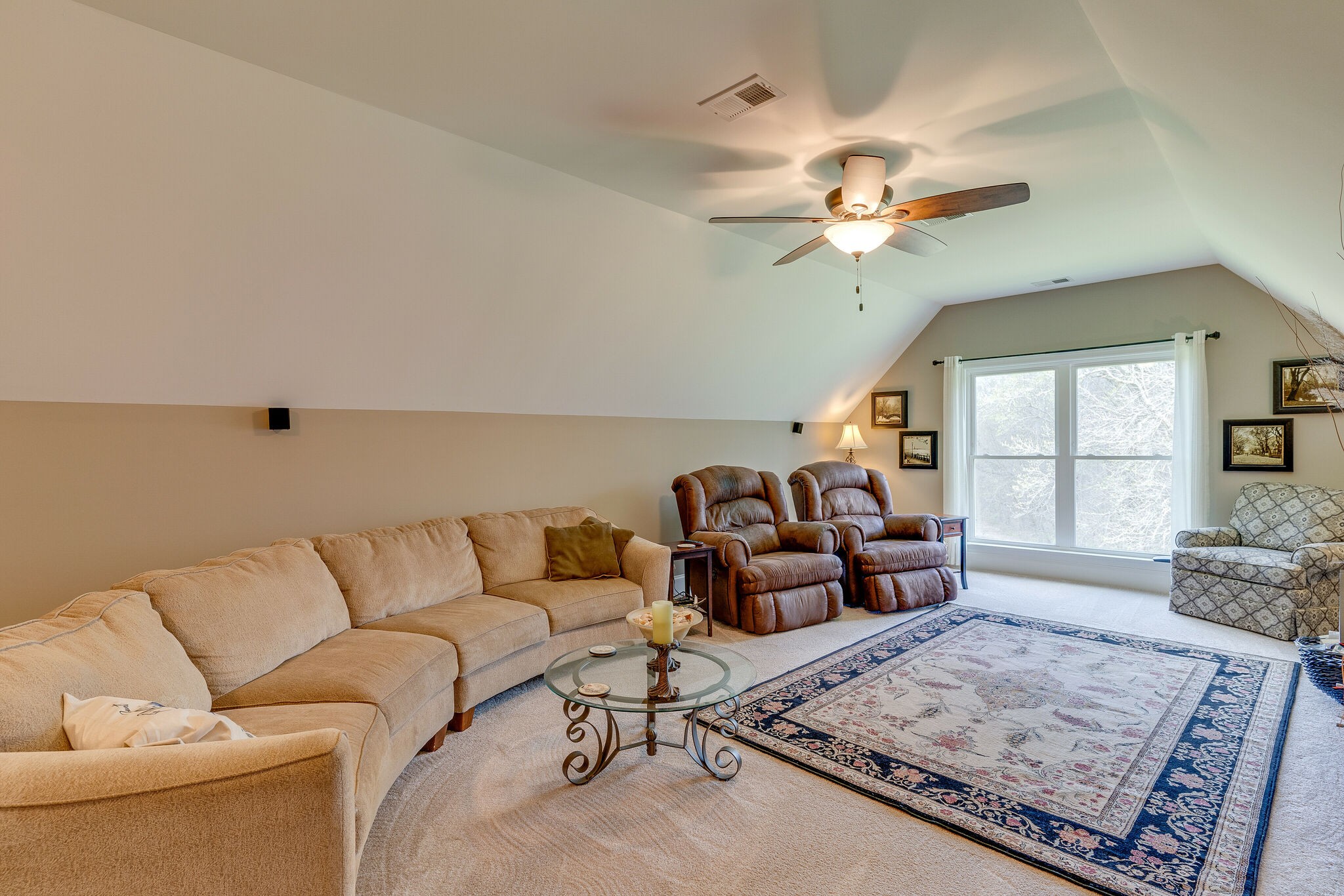 8882 New Chapel Road Springfield, TN 37172 - Photo 34 of 60 a living room with furniture and a window