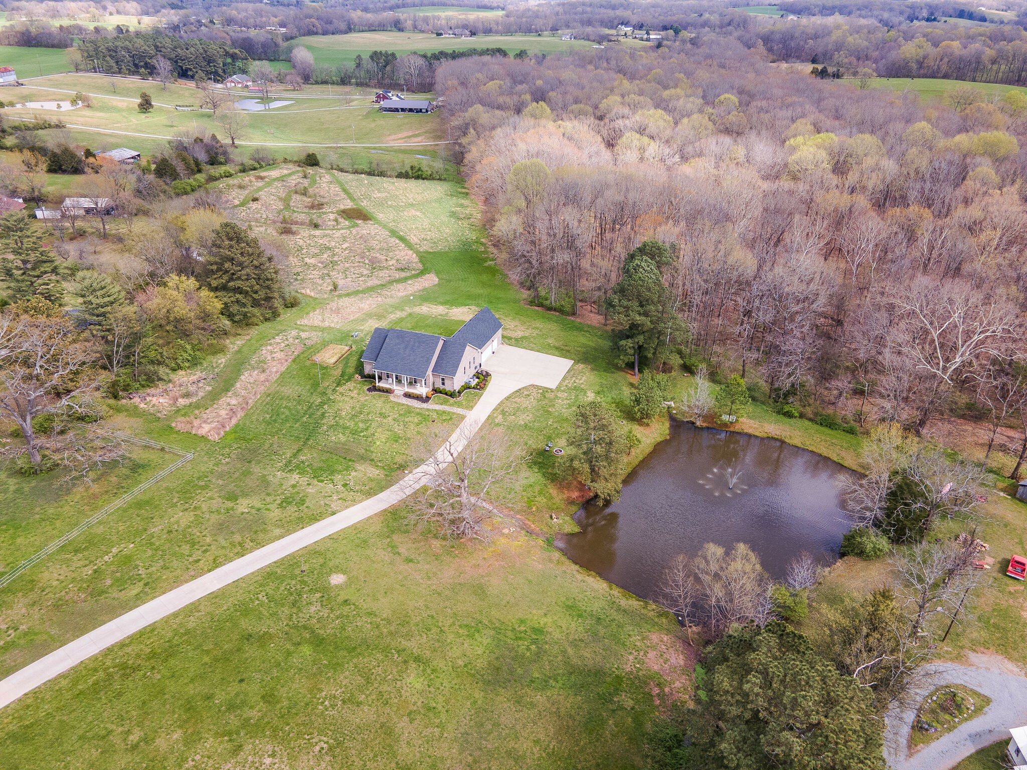 8882 New Chapel Road Springfield, TN 37172 - Photo 48 of 60 an aerial view of a house with a yard