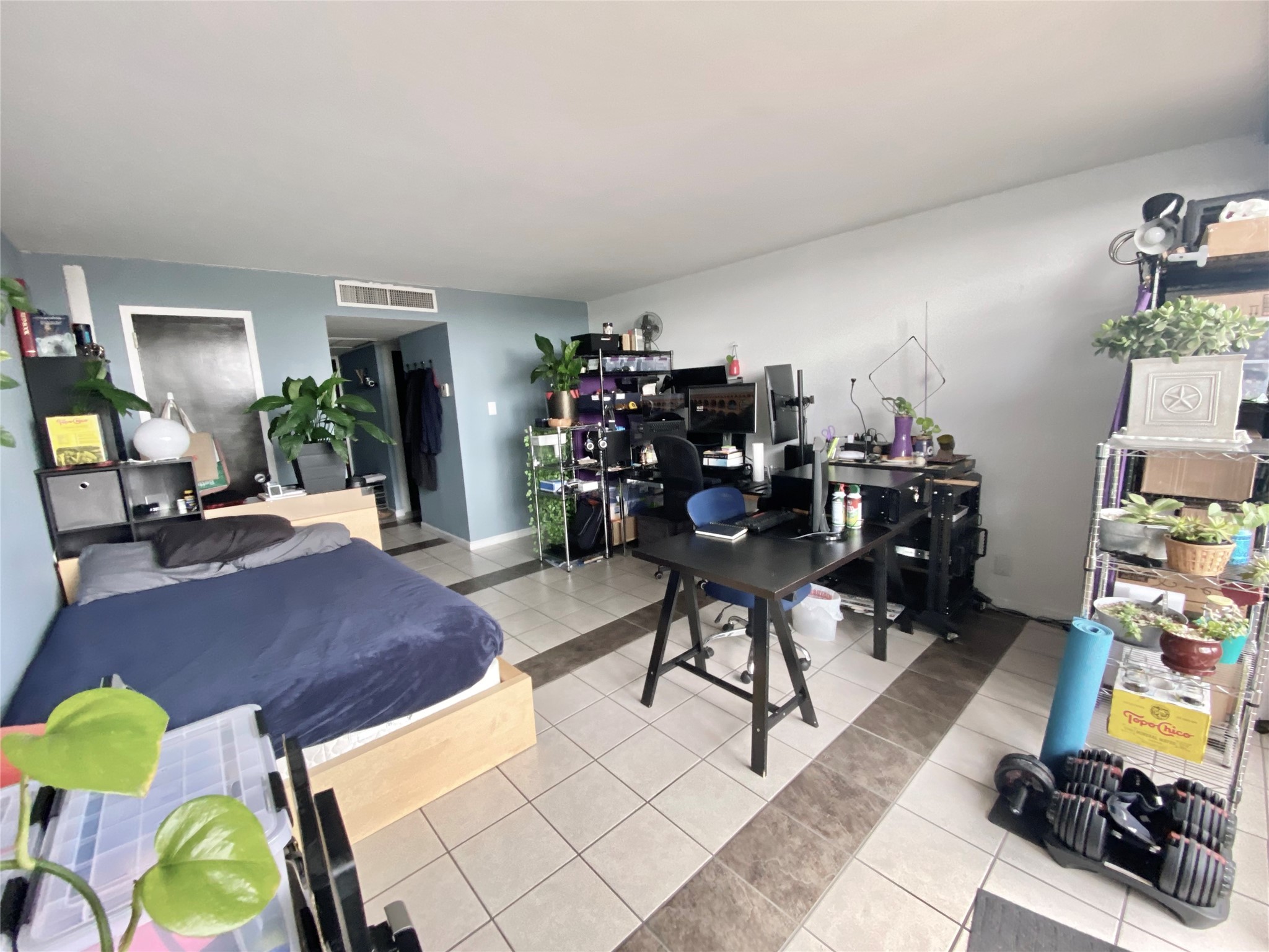 2016 Main Street, Unit 1612 Houston, TX 77002 - Photo 17 of 32 With furniture