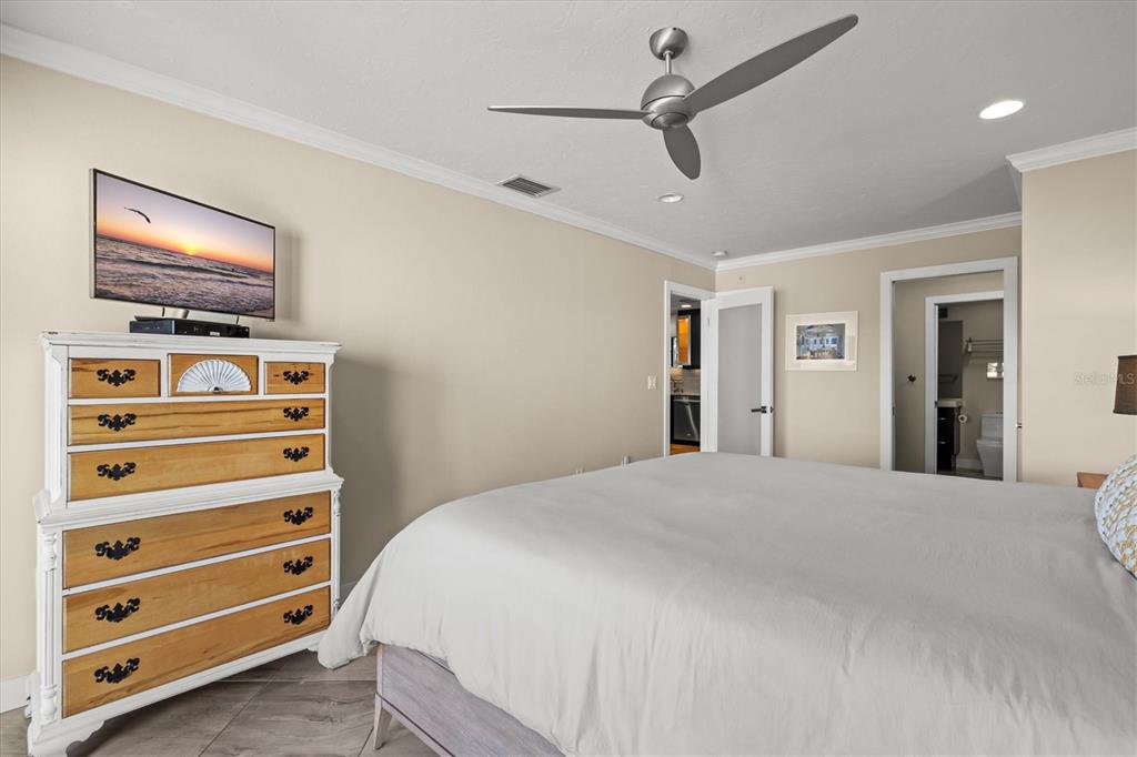 1624 Stickney Point Road, Unit 24407 Sarasota, FL 34231 - Photo 17 of 58