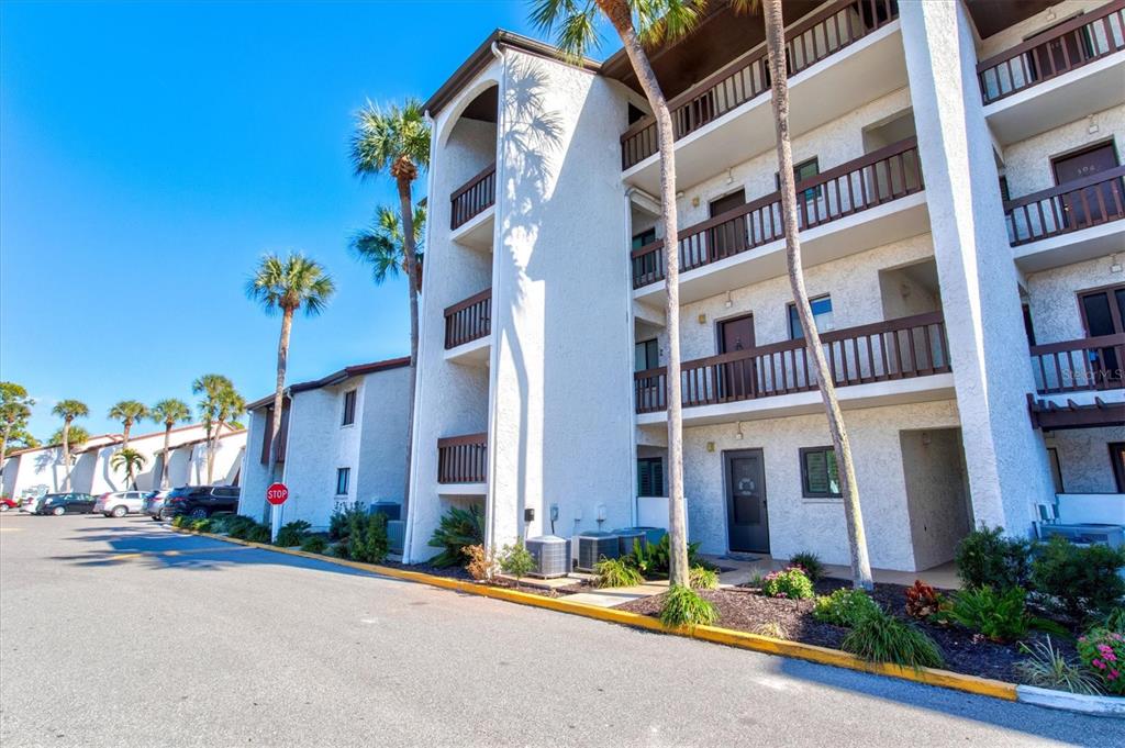 1624 Stickney Point Road, Unit 24407 Sarasota, FL 34231 - Photo 28 of 58