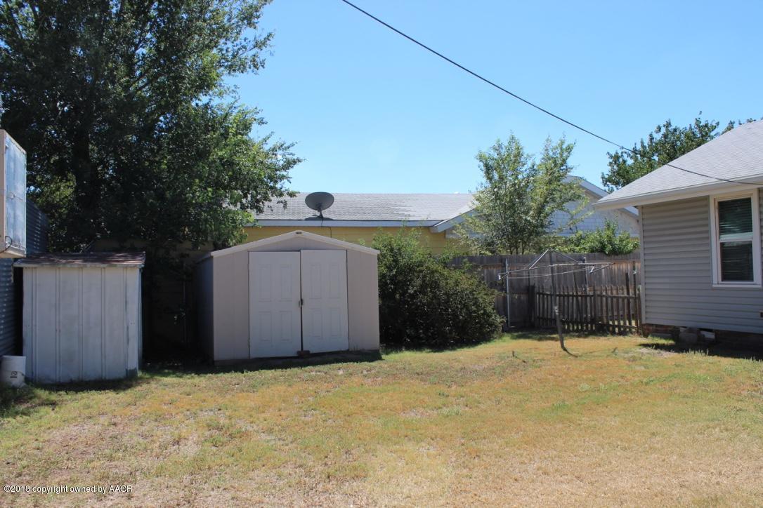 3405 South Taylor Street Amarillo, TX 79110 - Photo 14 of 26 a view of a backyard