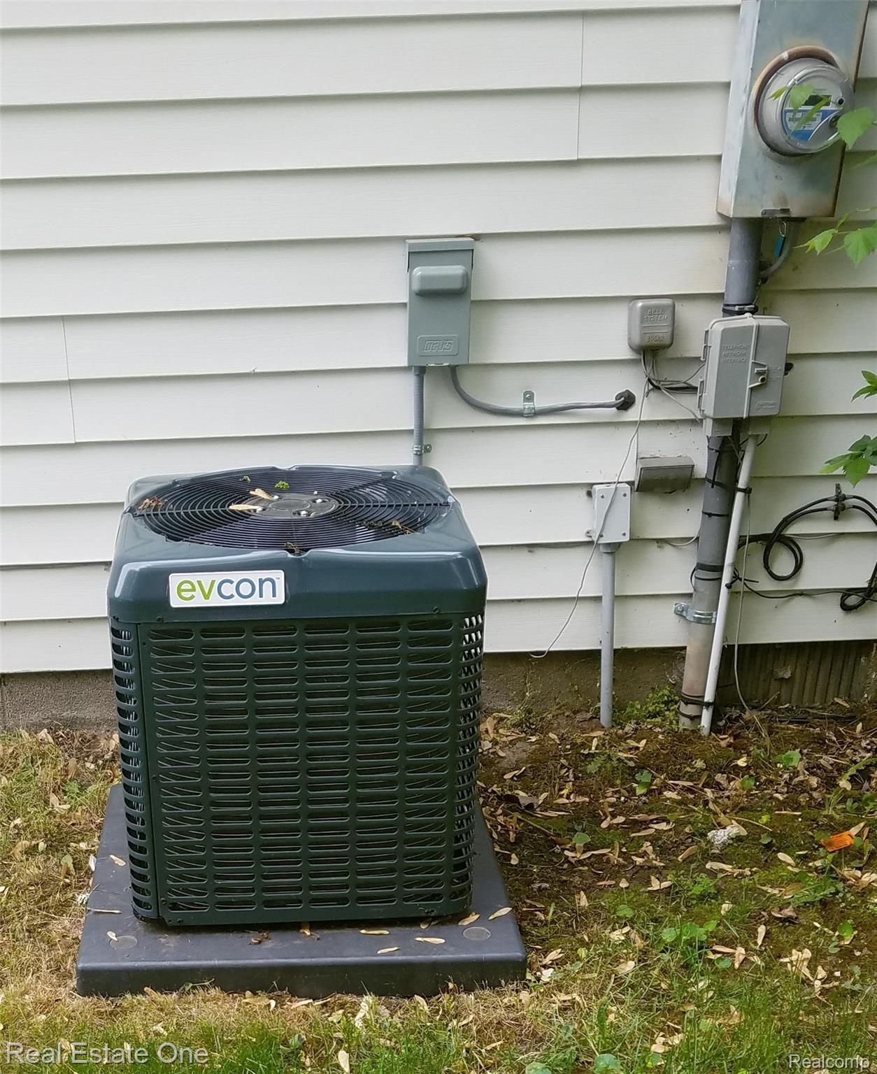 15718 Springhill Street Romulus, MI 48174 - Photo 20 of 29 20210525_160628.jpg