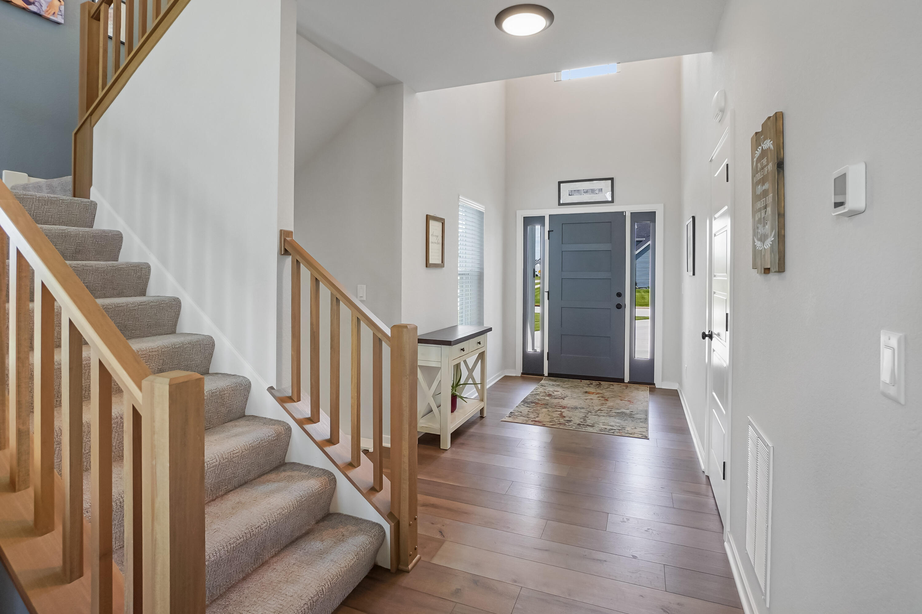 35233 Walleye Court Summit, WI 53066 - Photo 4 of 40 Foyer