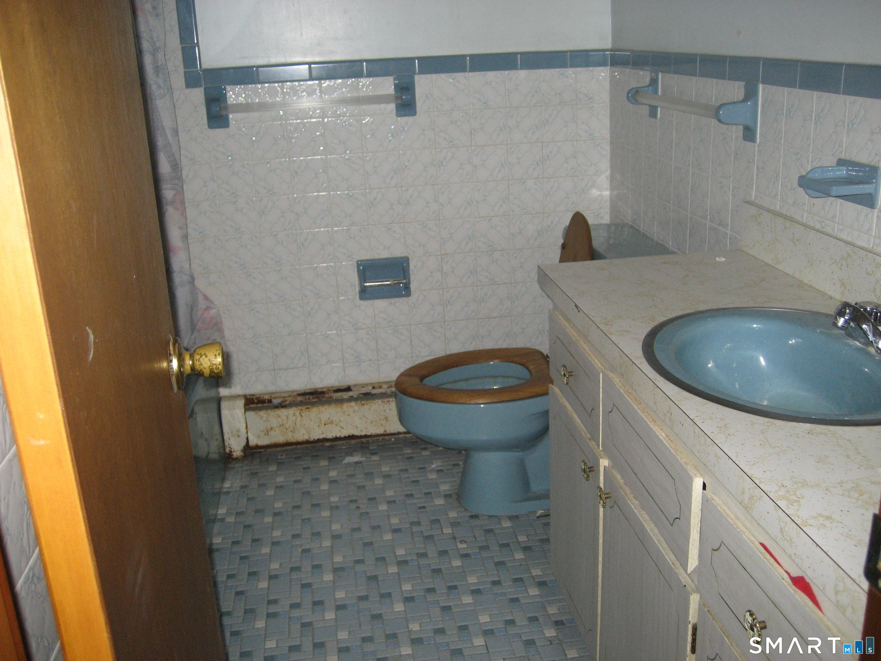 21 Daniel Street Norwich, CT 06360 - Photo 8 of 21