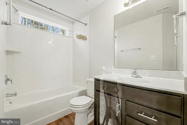 $350,000 | 10 Albrough Colonial Beach, Colonial Beach, VA 22443