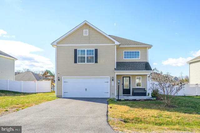 $359,900 | 43 Sargent Lane, Martinsburg, WV 25401