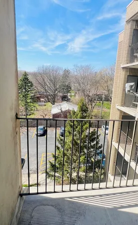 $142,500 | 1750 North Marywood Avenue, Unit 513, Aurora, IL 60505
