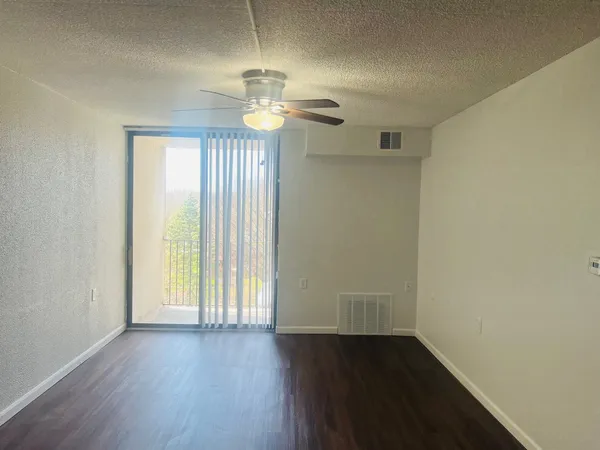 $142,500 | 1750 North Marywood Avenue, Unit 513, Aurora, IL 60505