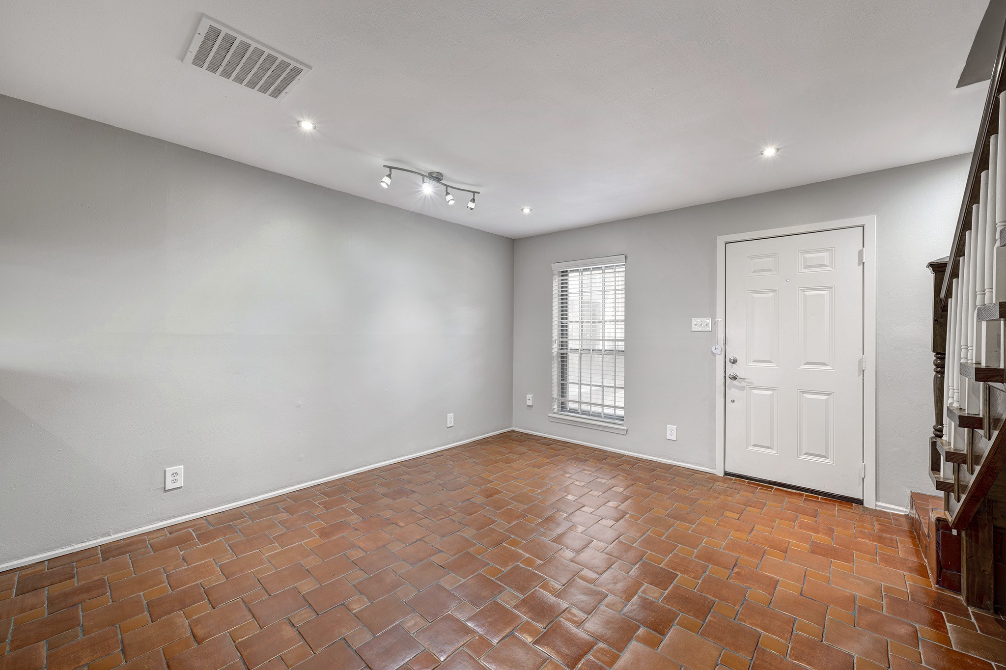 1205 Autrey Street, Unit 15 Houston, TX 77006 - Photo 3 of 11