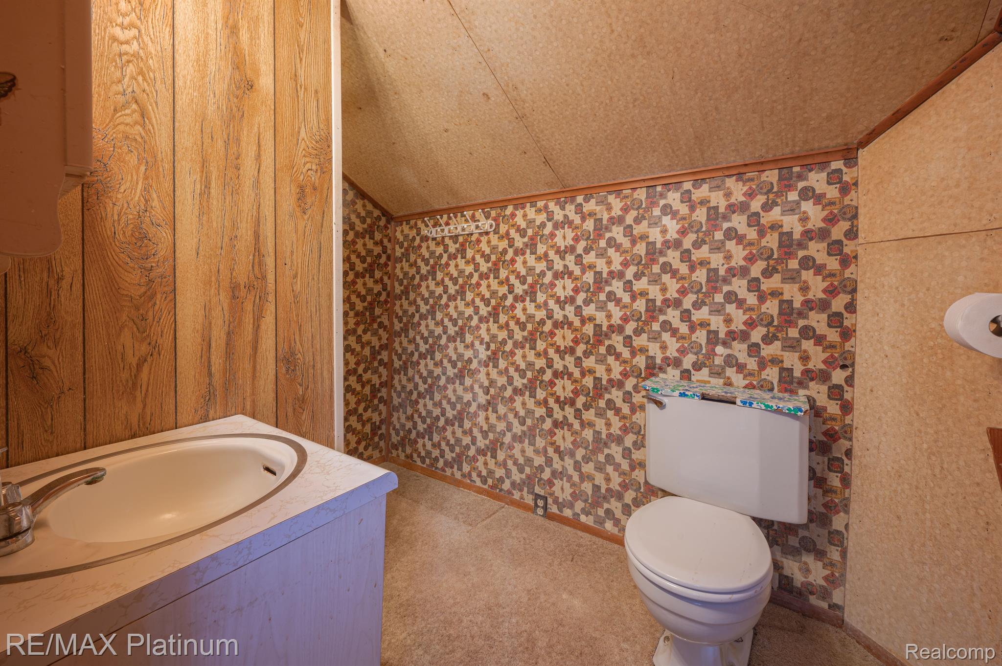 4436 East Rolston Road Linden, MI 48451 - Photo 25 of 40 2nd Floor Bathroom