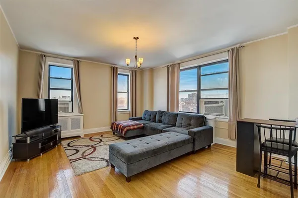 $2,200 | 2600 John F. Kennedy Boulevard, Unit 8L, Jersey City, NJ 07306