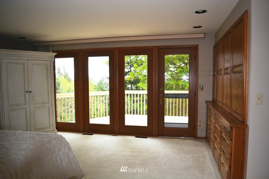 701 South 52nd Street Renton, WA 98055 - Photo 14 of 25