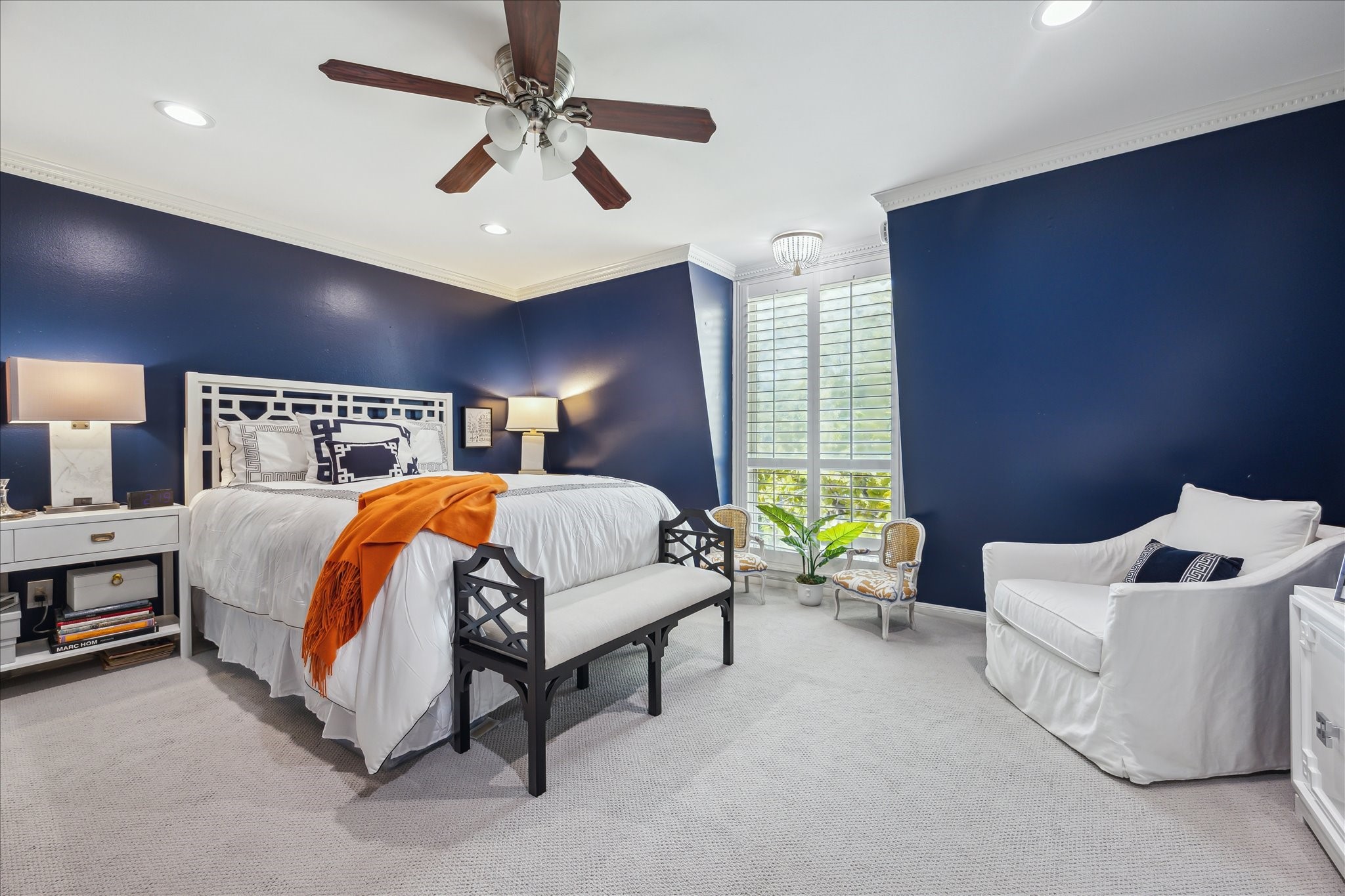 2220 Fulham Court Houston, TX 77063 - Photo 19 of 21 Beautiful secondary bedroom offering comfort and style—perfect for hosting guests with ease and elegance.